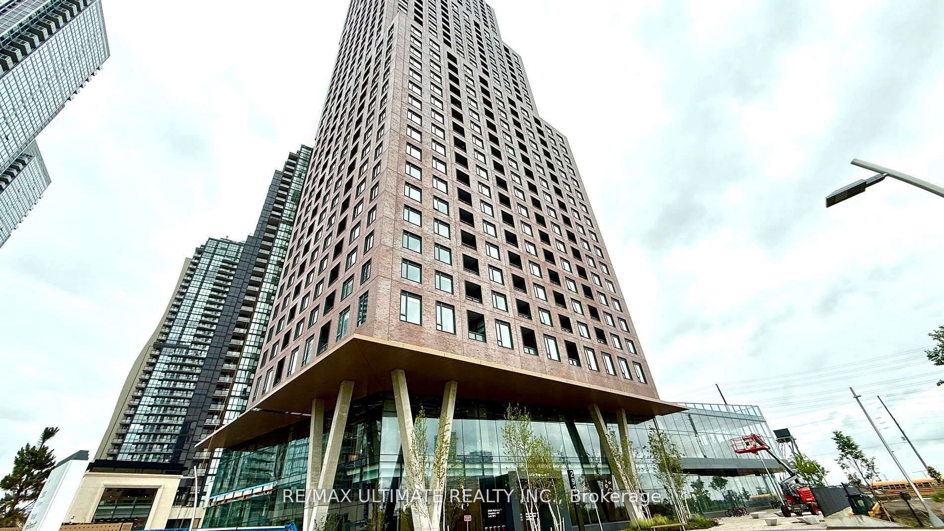 Condo Apartment in Vaughan