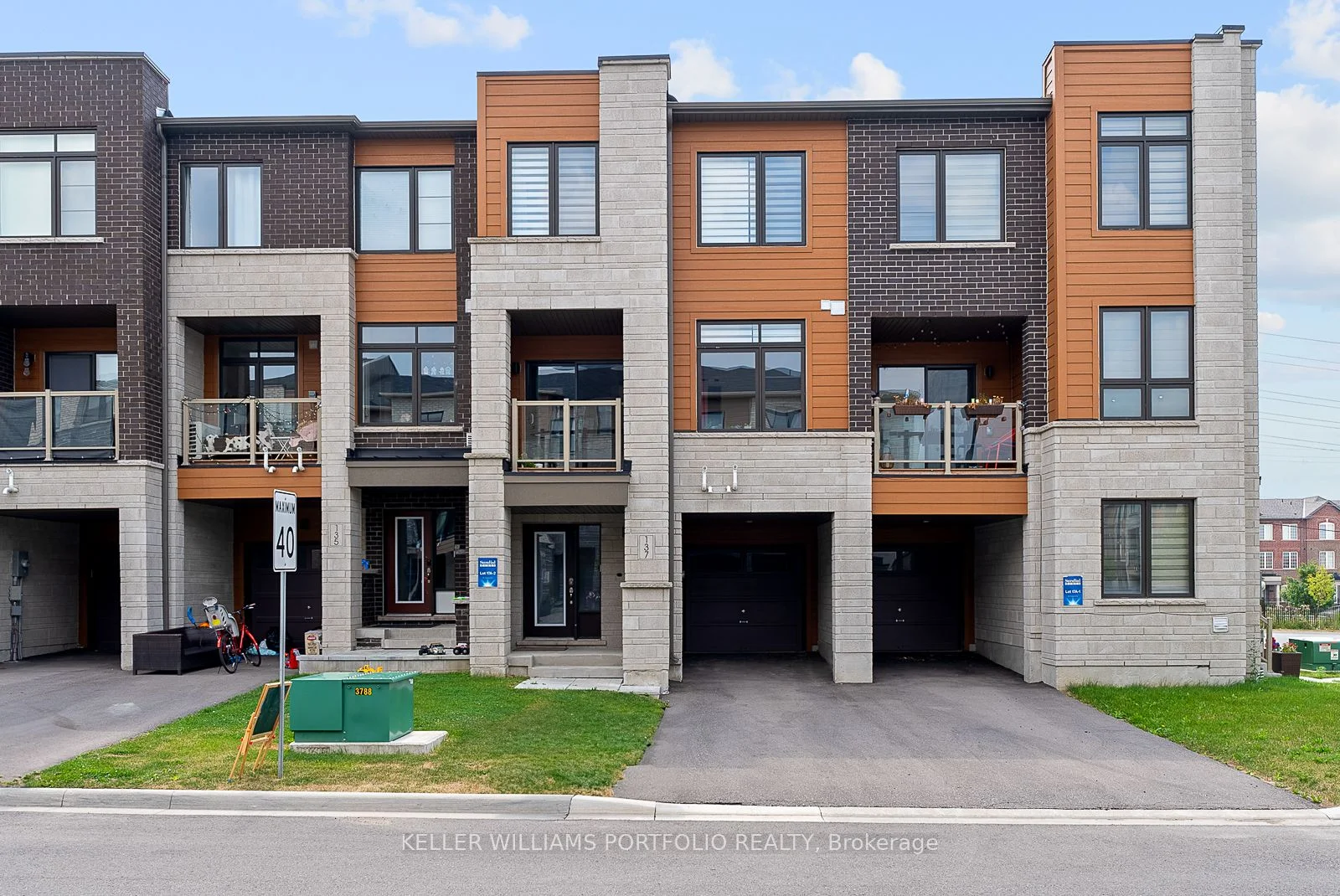 137 Bravo Lane, Newmarket, ON L3X 0L2