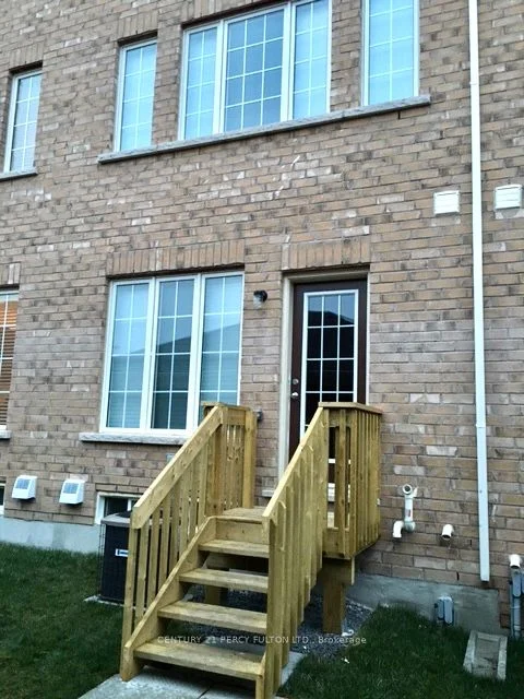 Att/Row/Townhouse in Markham