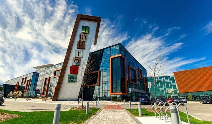 7250 Keele Street 262, Vaughan, ON L4K 1Z8
