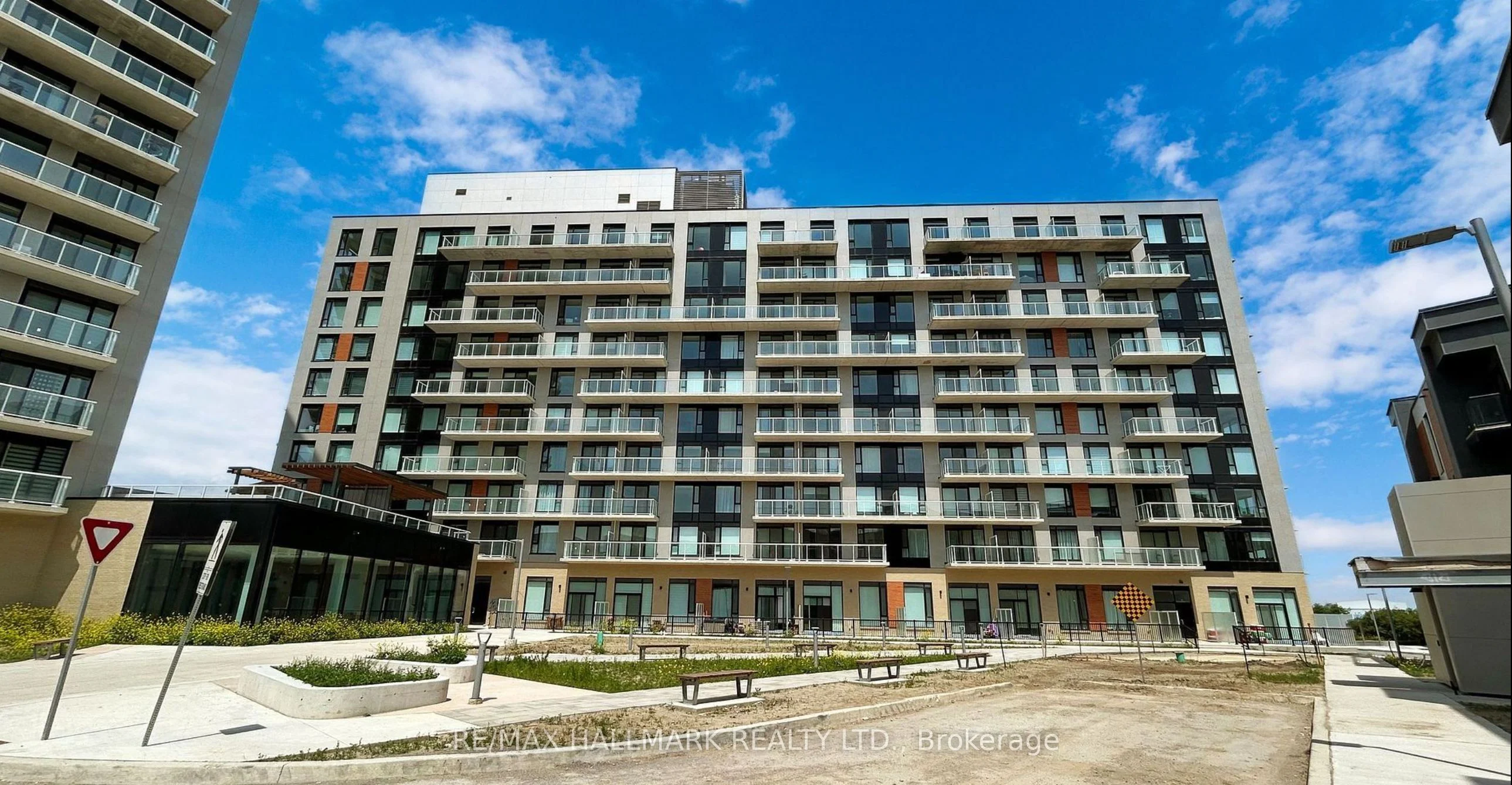6 David Eyer Road 309, Richmond Hill, On L4s 0n5