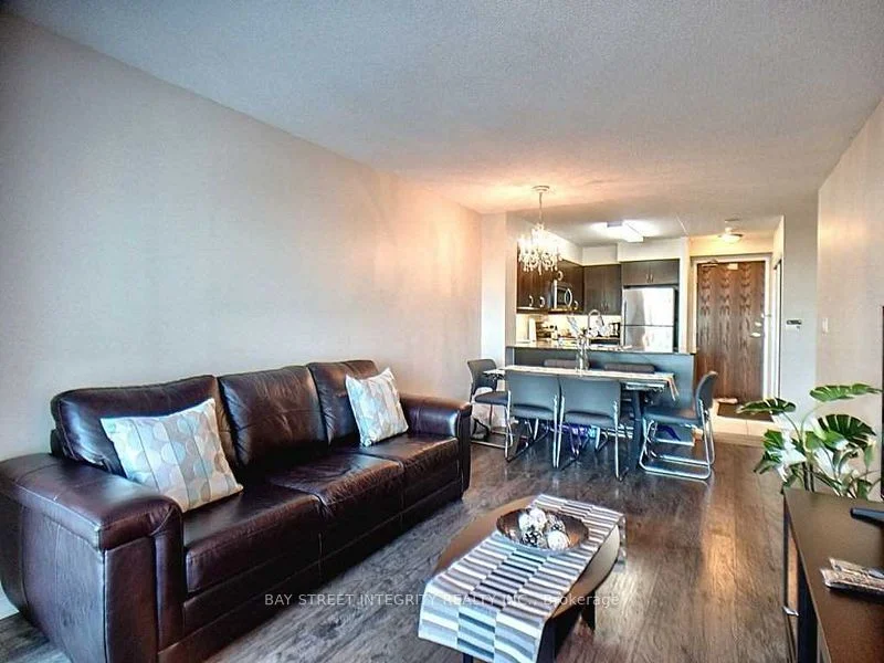 185 Oneida Crescent 802, Richmond Hill, ON L4B 0B1