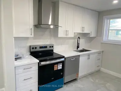 Semi-Detached in Richmond Hill