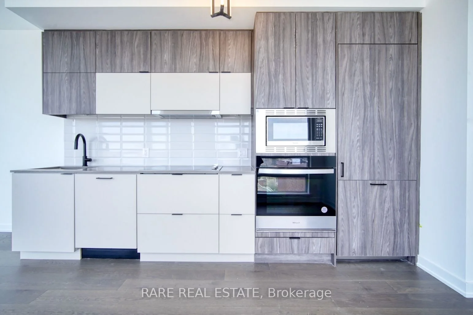 8888 Yonge Street 722, Richmond Hill, ON L4C 5V6
