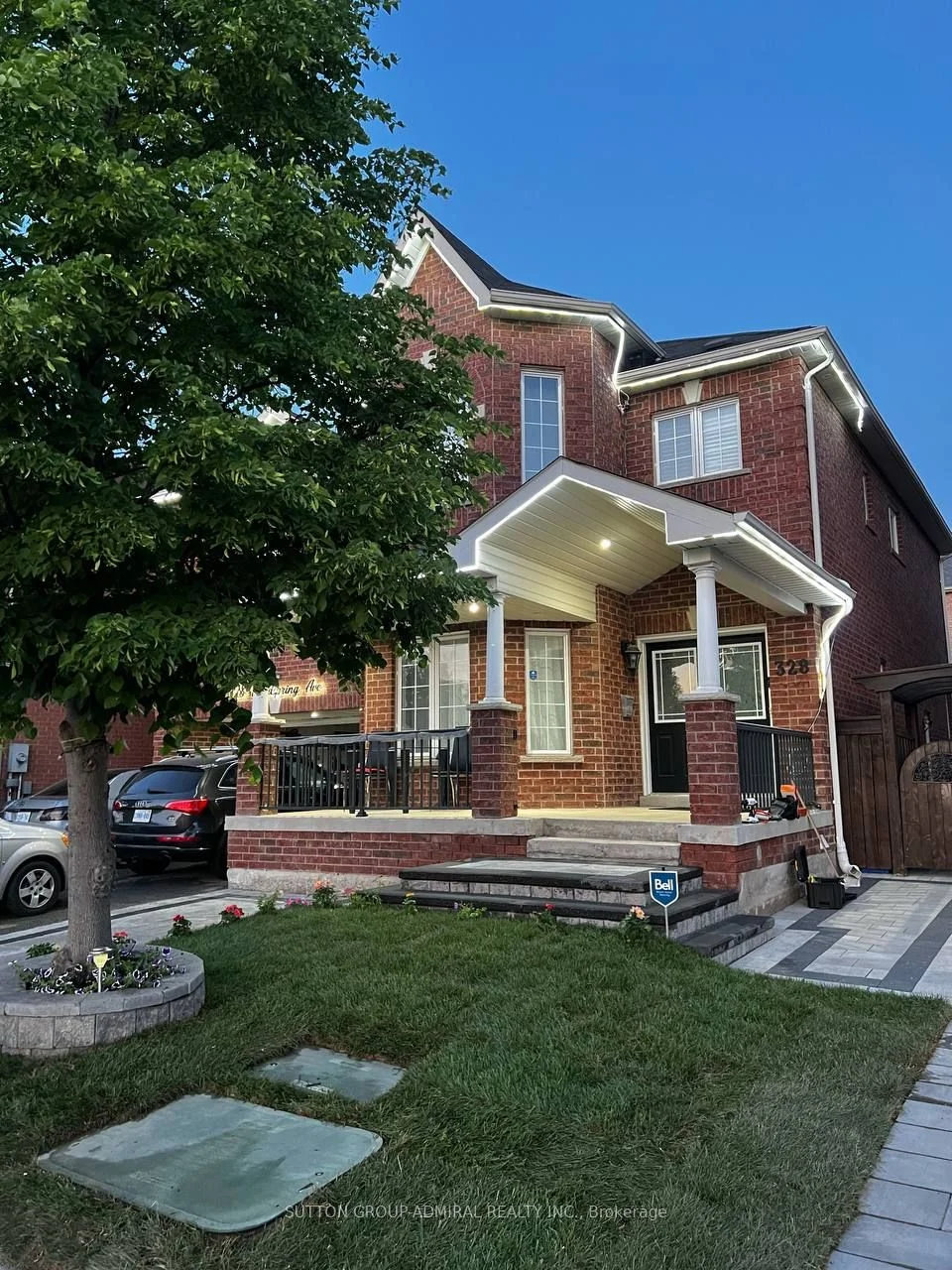 328 Woodspring Avenue, Newmarket, On L3x 3b1