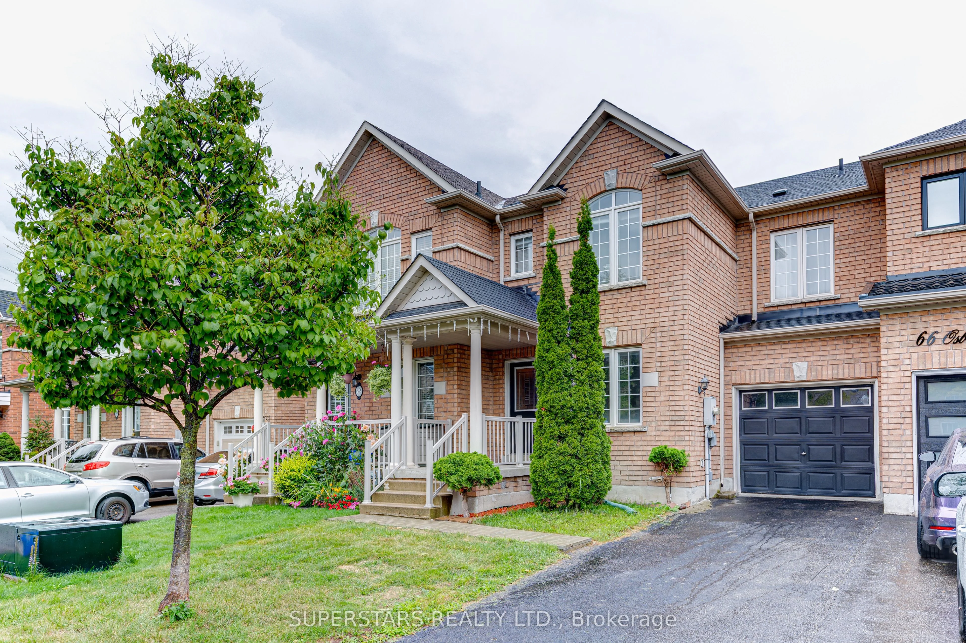 64 Osborne Family Way, Newmarket, ON L3X 3B4