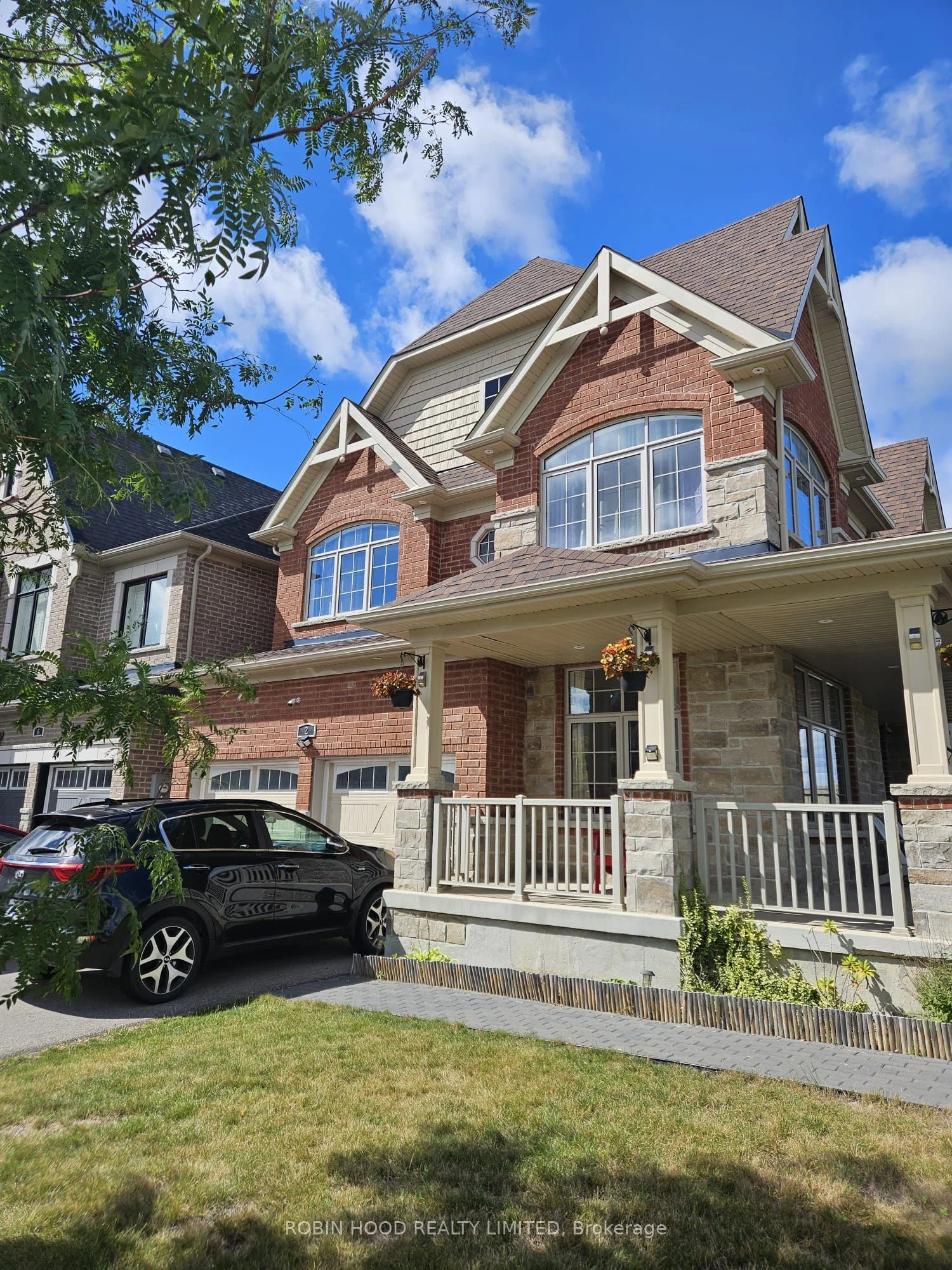 2 Leaden Hall Drive, East Gwillimbury, ON L9N 0R5