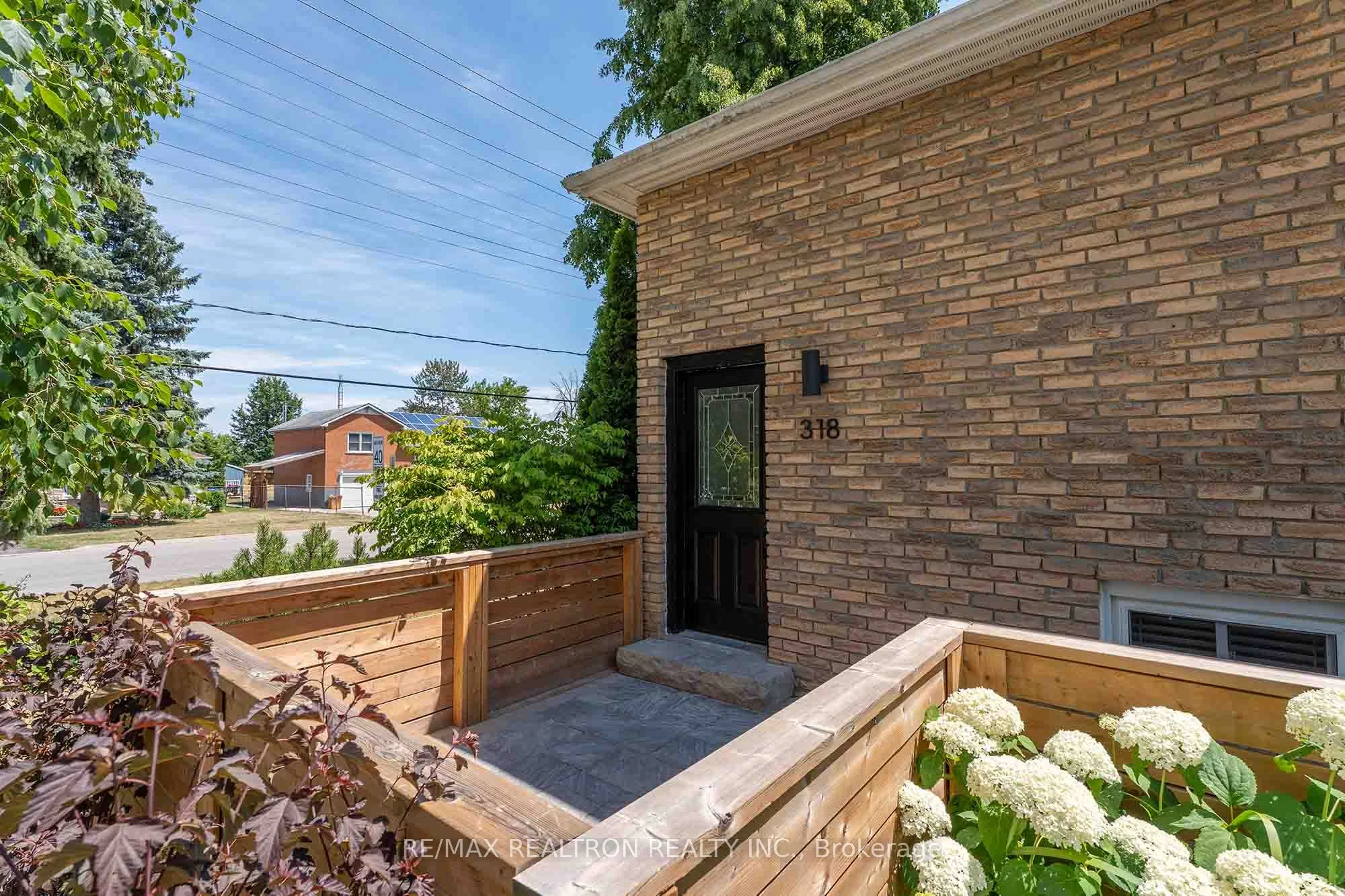 318 Walker Avenue Lower Bsmt, Bradford West Gwillimbury, ON L3Z 1X7