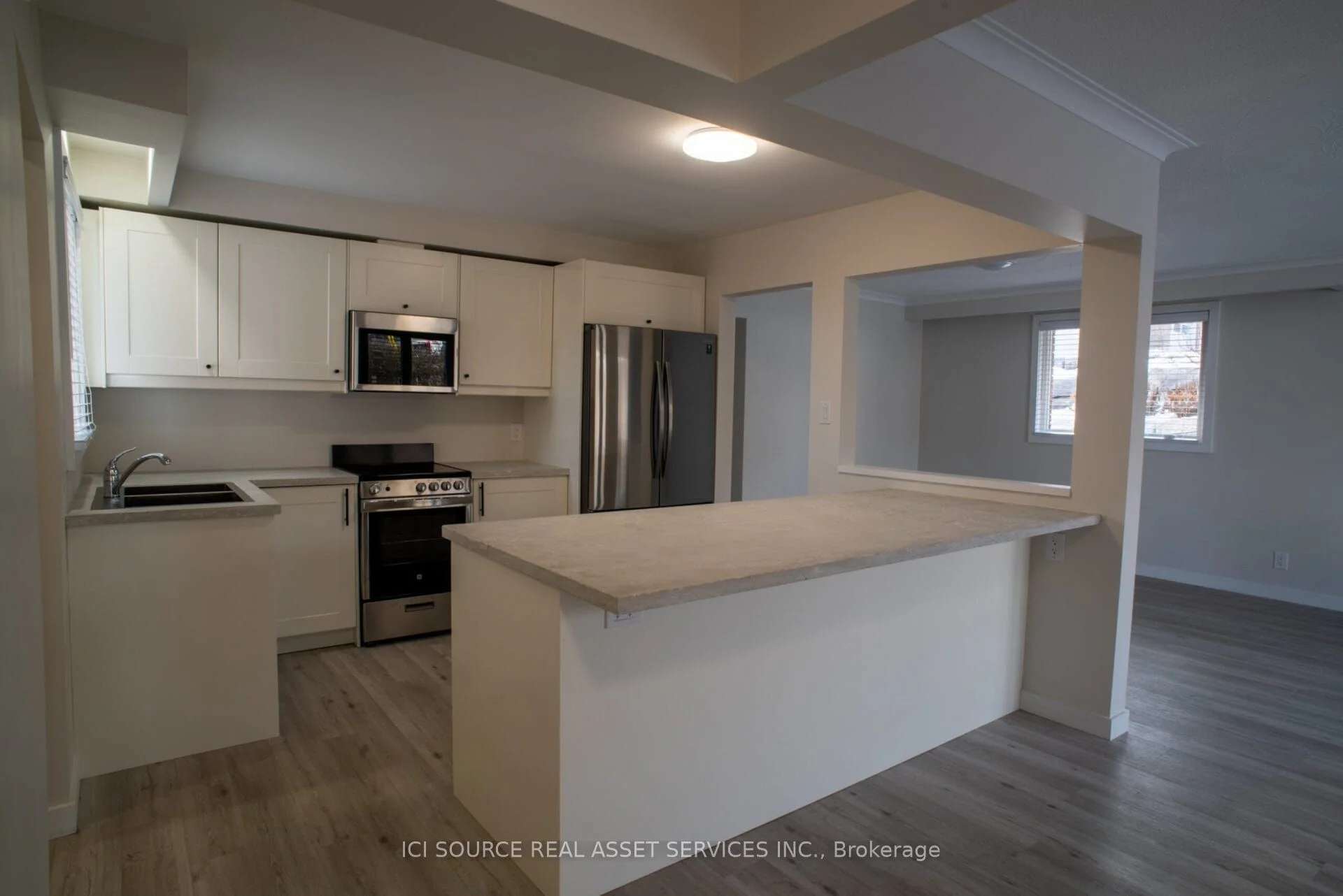 200 John Street W A, Bradford West Gwillimbury, ON L3Z 1J5