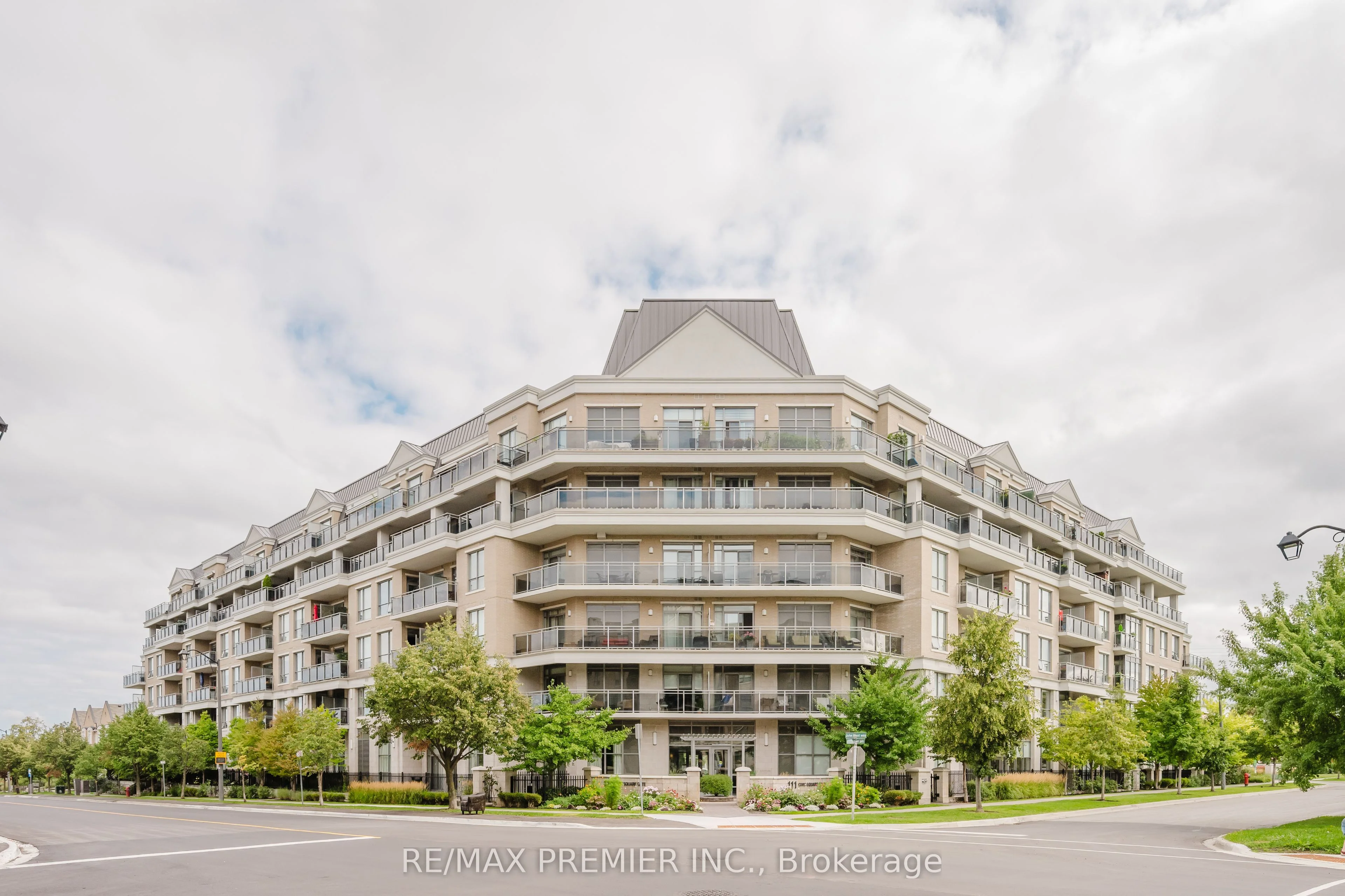 Condo Apartment in Aurora