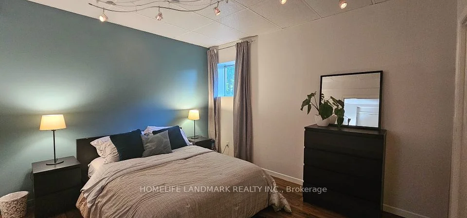 110 Hamilton Drive Basement 1, Newmarket, ON L3Y 3E8