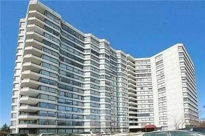 Condo Apartment in Vaughan