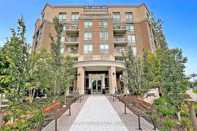 Condo Apartment in Markham