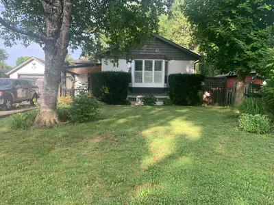 Detached in Aurora