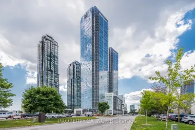 Condo Apartment in Vaughan