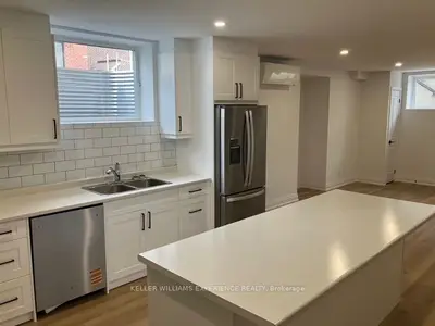 Detached in Essa
