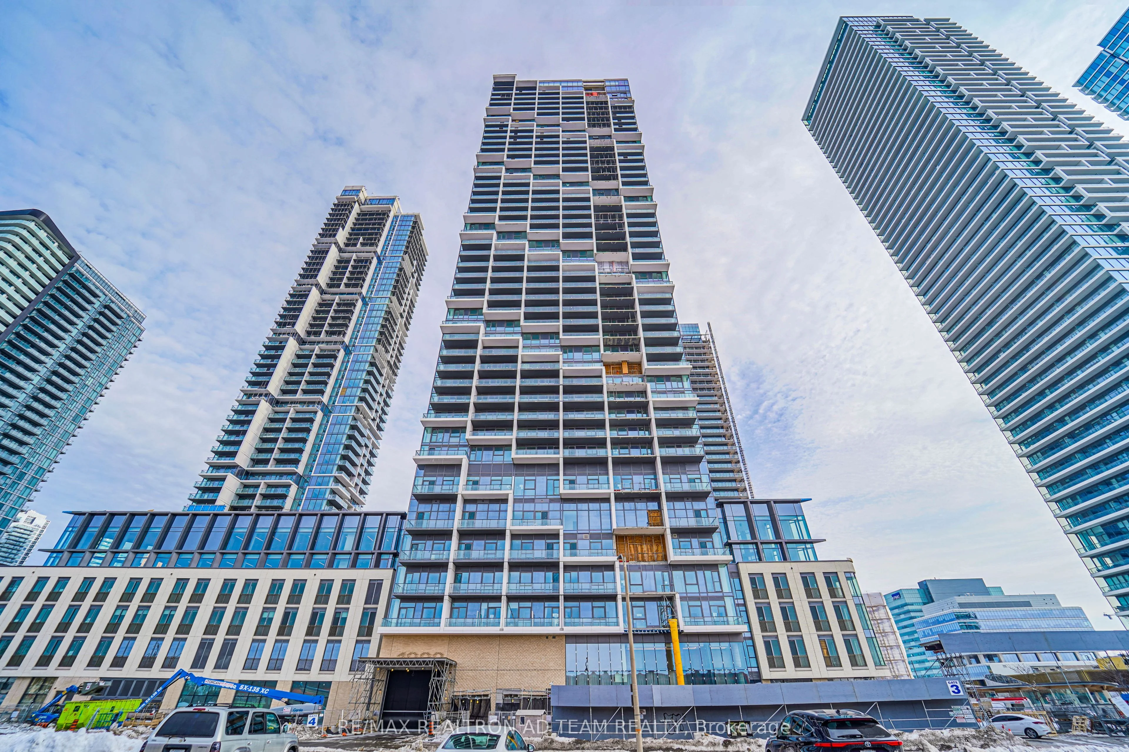 Condo Apartment in Vaughan