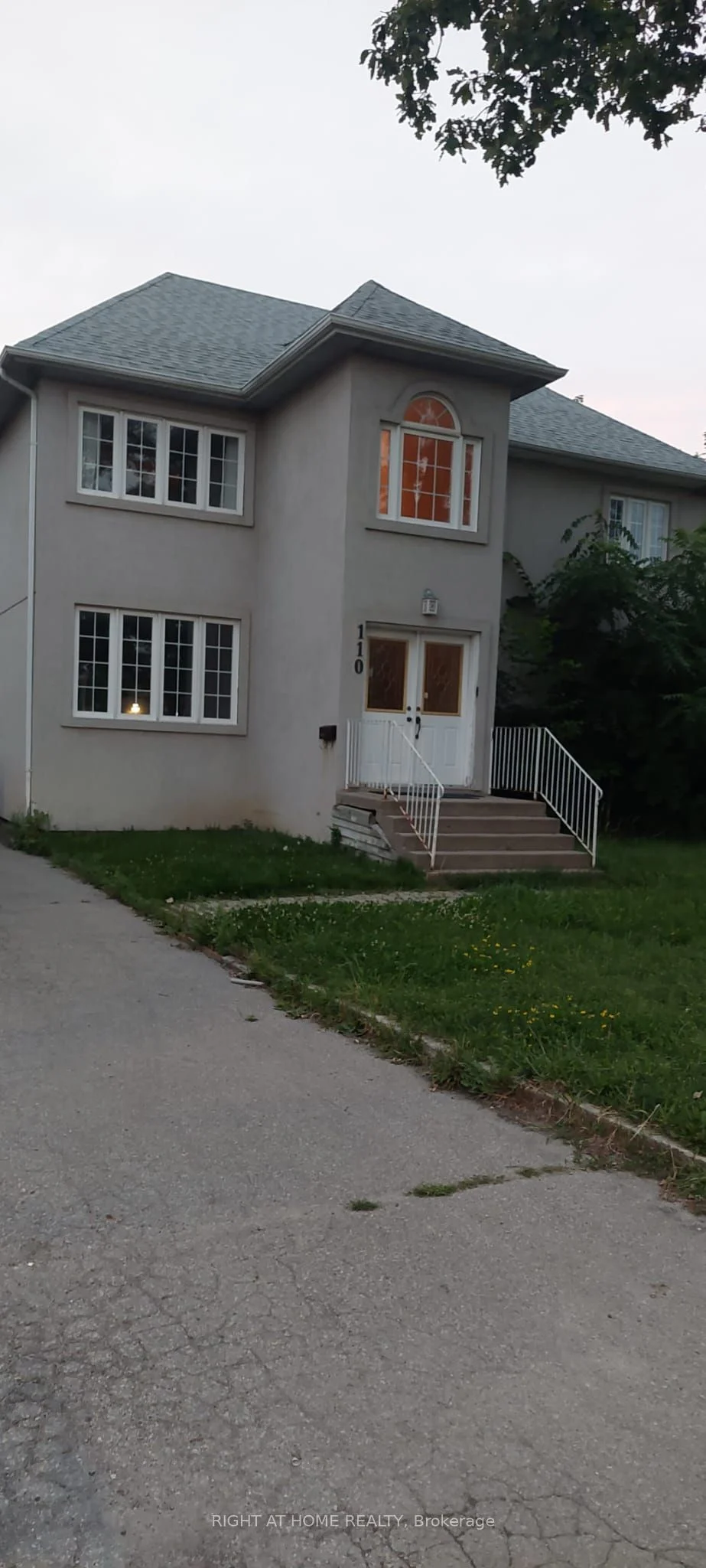 110 weldrick Road W, Richmond Hill, ON L4C 3T8
