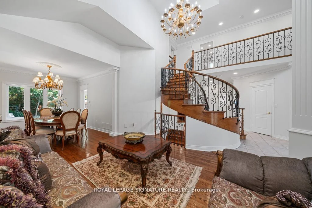 95 Shaftsbury Avenue, Richmond Hill, ON L4C 0G4