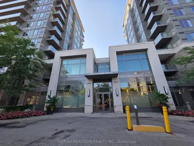 Condo Apartment in Markham