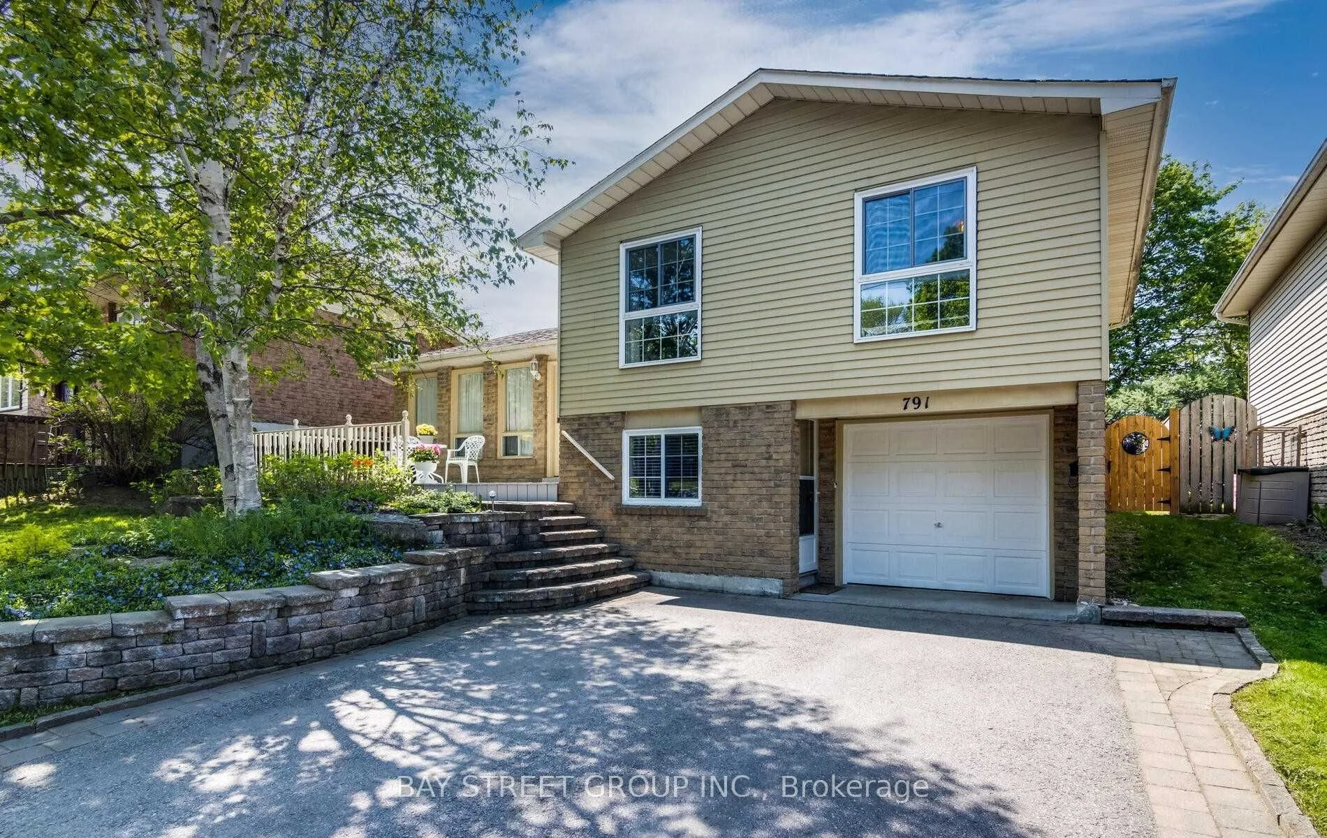 791 Sunnypoint Drive, Newmarket, ON L3Y 2Z7