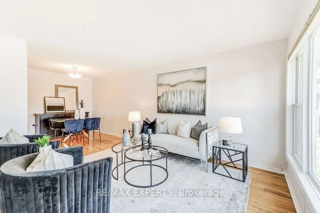 234 Septonne Avenue Upper, Newmarket, ON L3Y 2W6