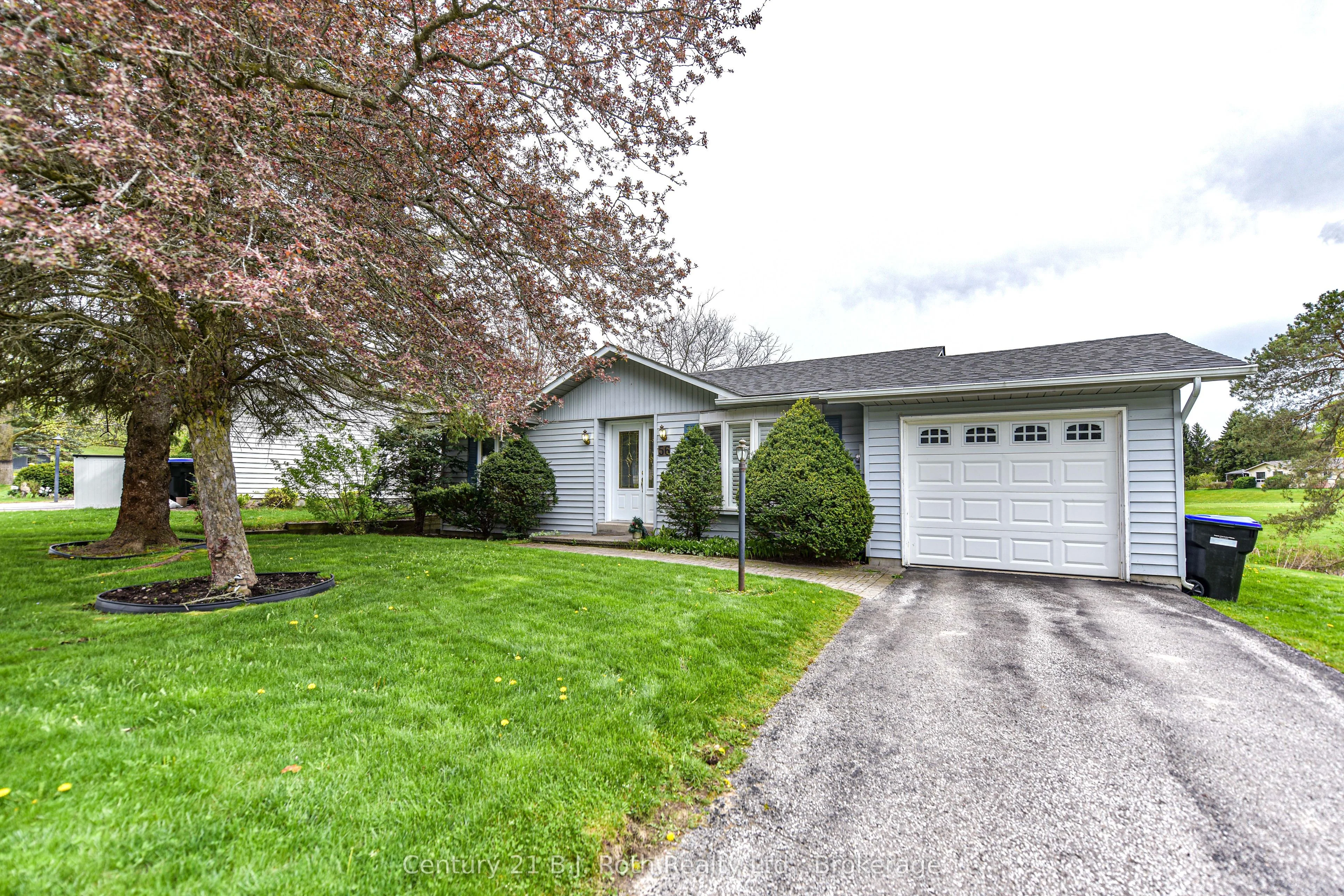 56 Tecumseth Pines Drive, New Tecumseth, On L0g 1w0