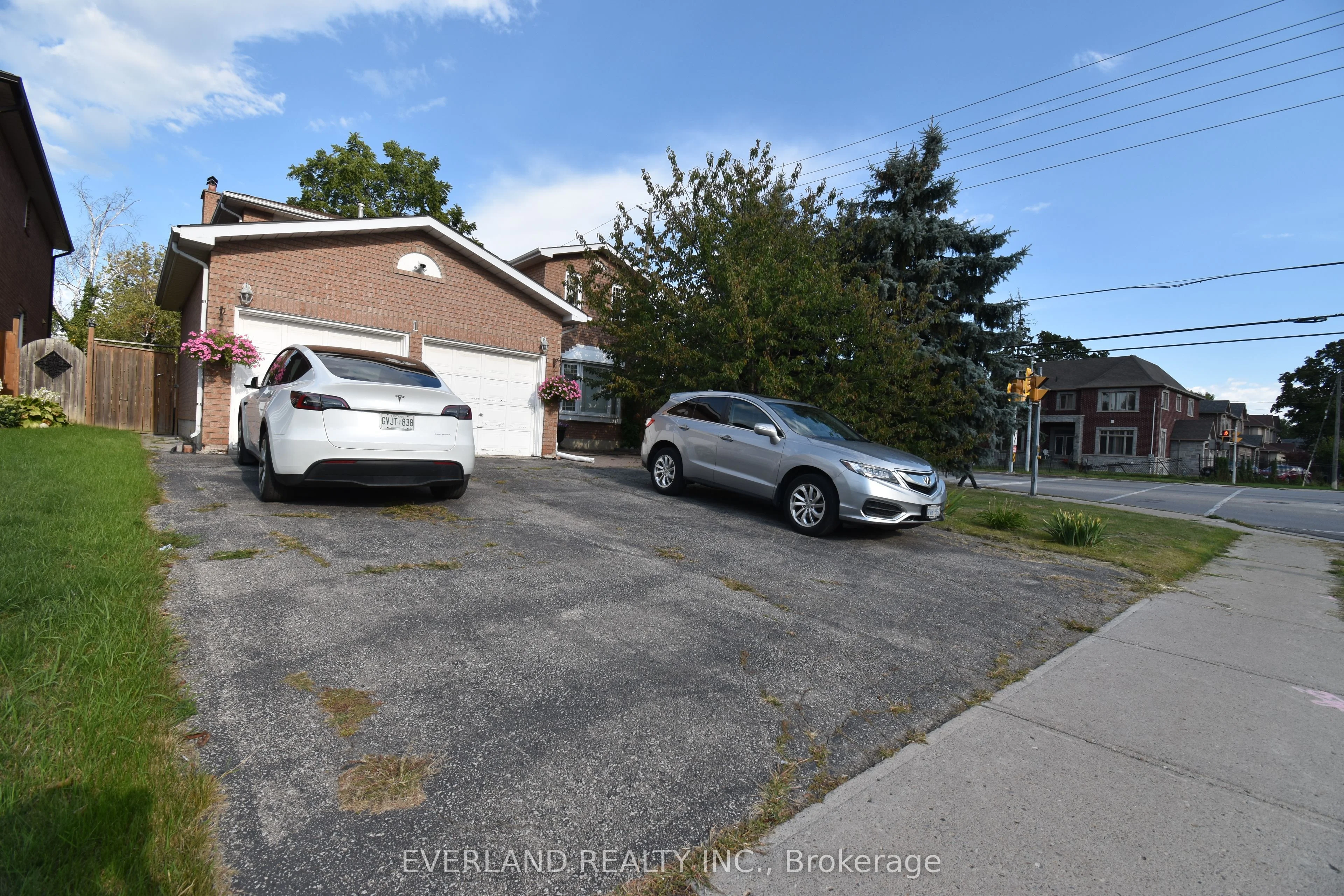 1 SHAFTSBURY Avenue E APT 1 BEDROOM, Richmond Hill, ON L4C 9K6