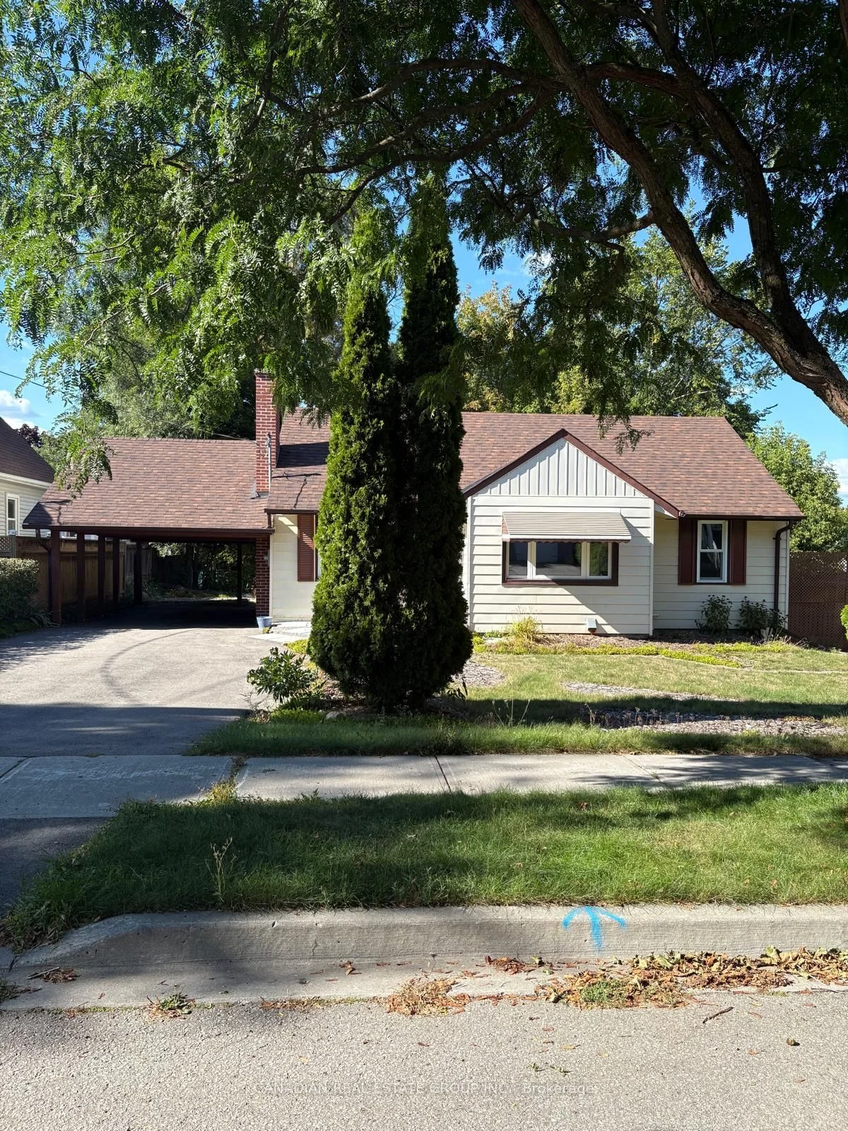 759 Lowell Avenue, Newmarket, On L3y 1t4