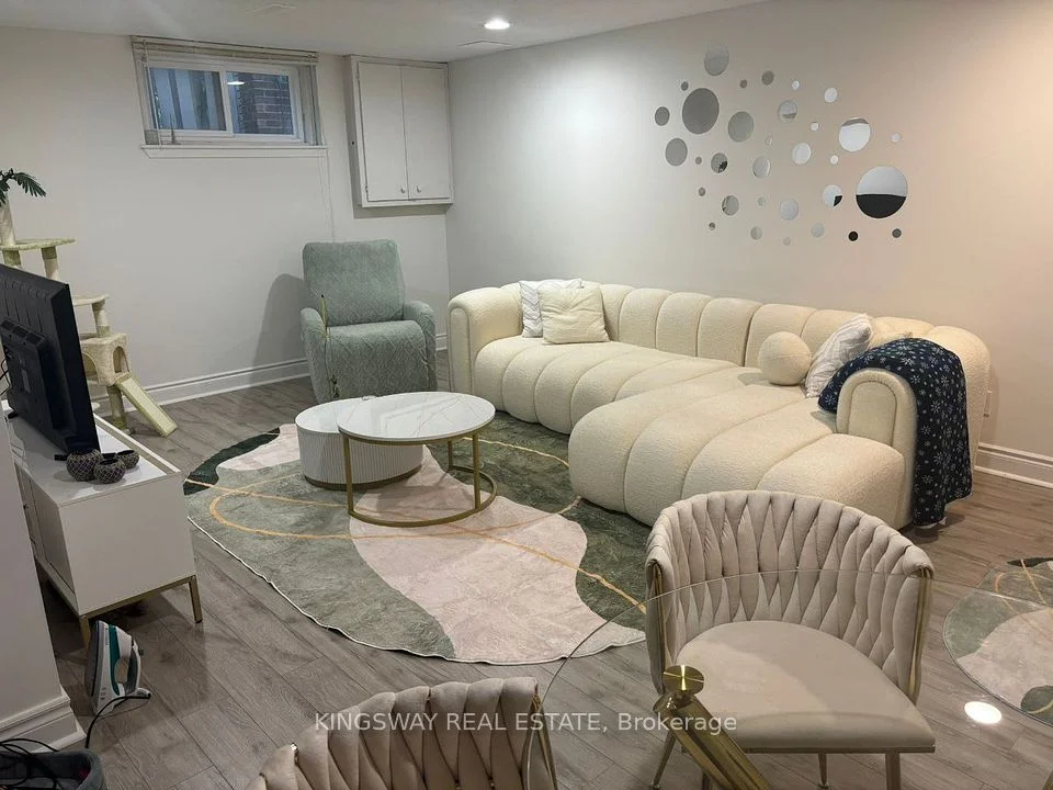 134 Oxford Street LOWER UNIT, Richmond Hill, ON L4C 4L7
