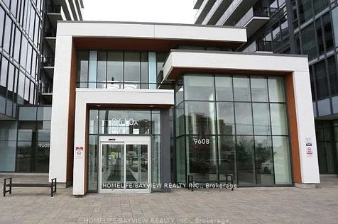 Condo Apartment in Richmond Hill