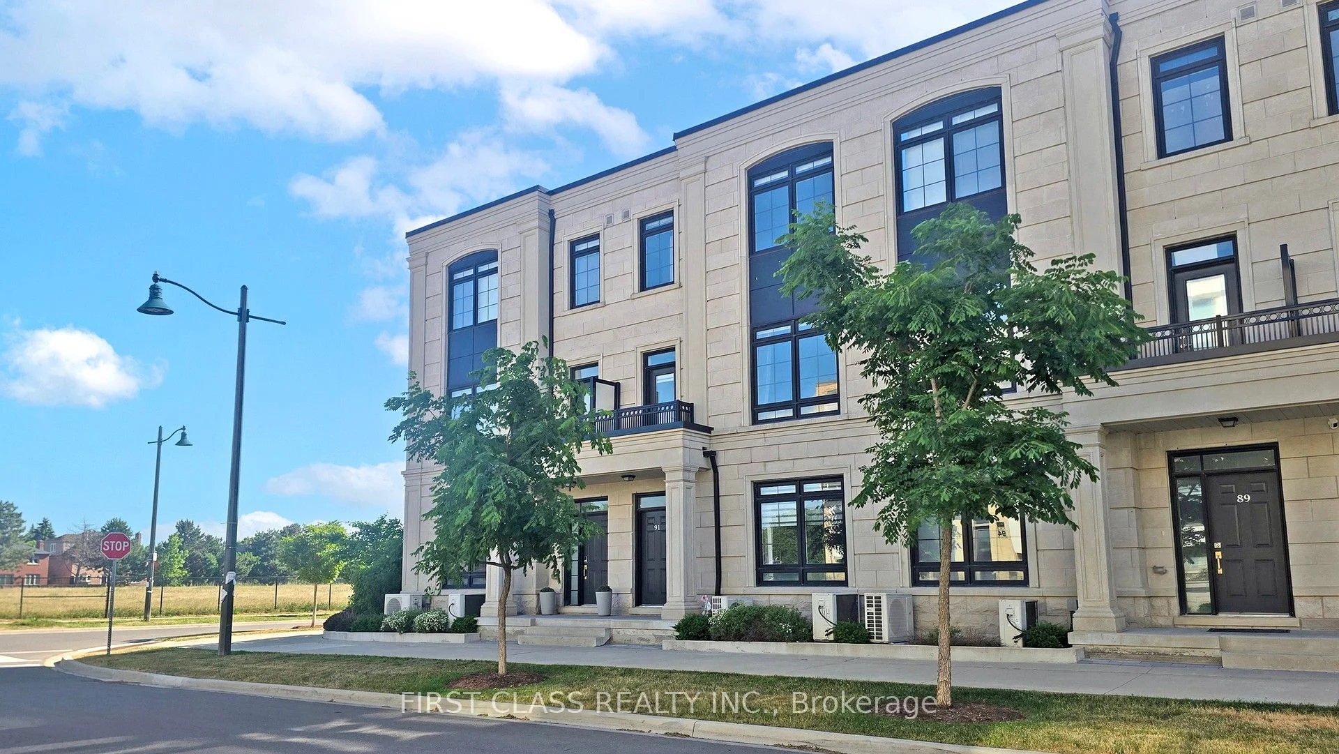 Att/Row/Townhouse in Markham