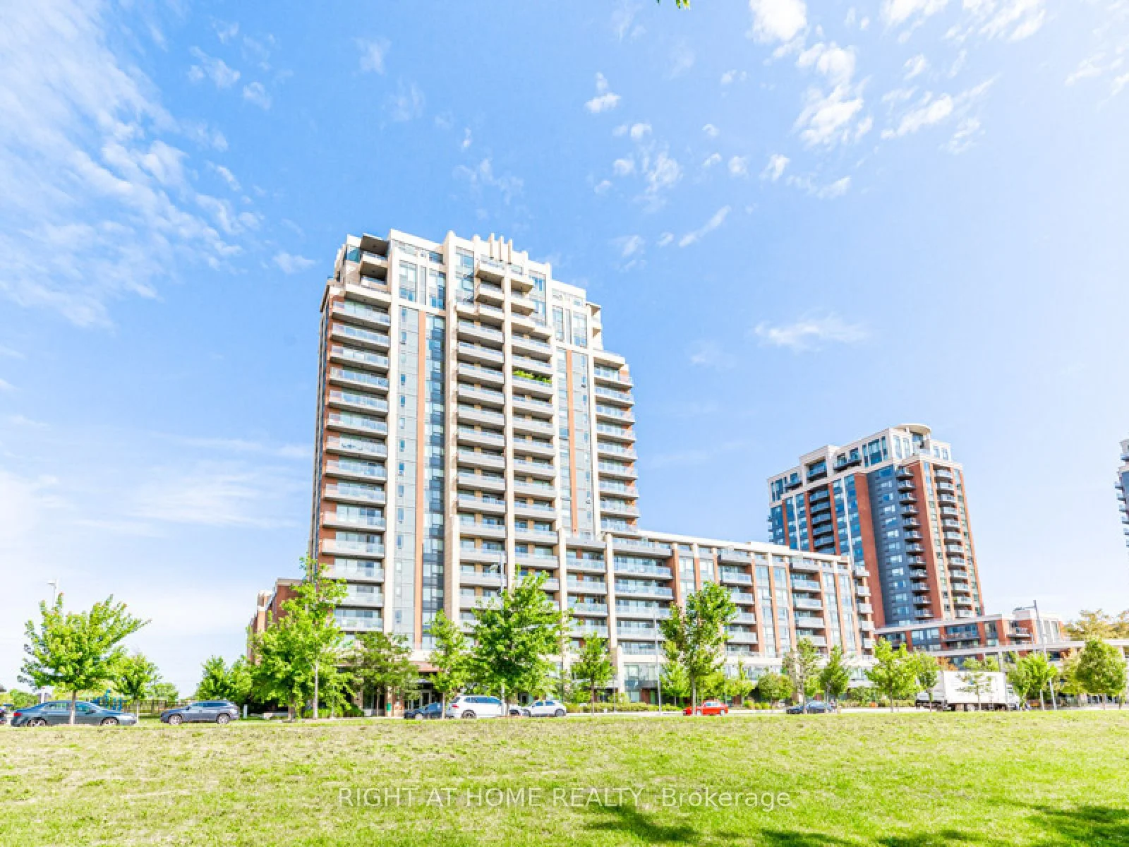 Condo Apartment in Markham