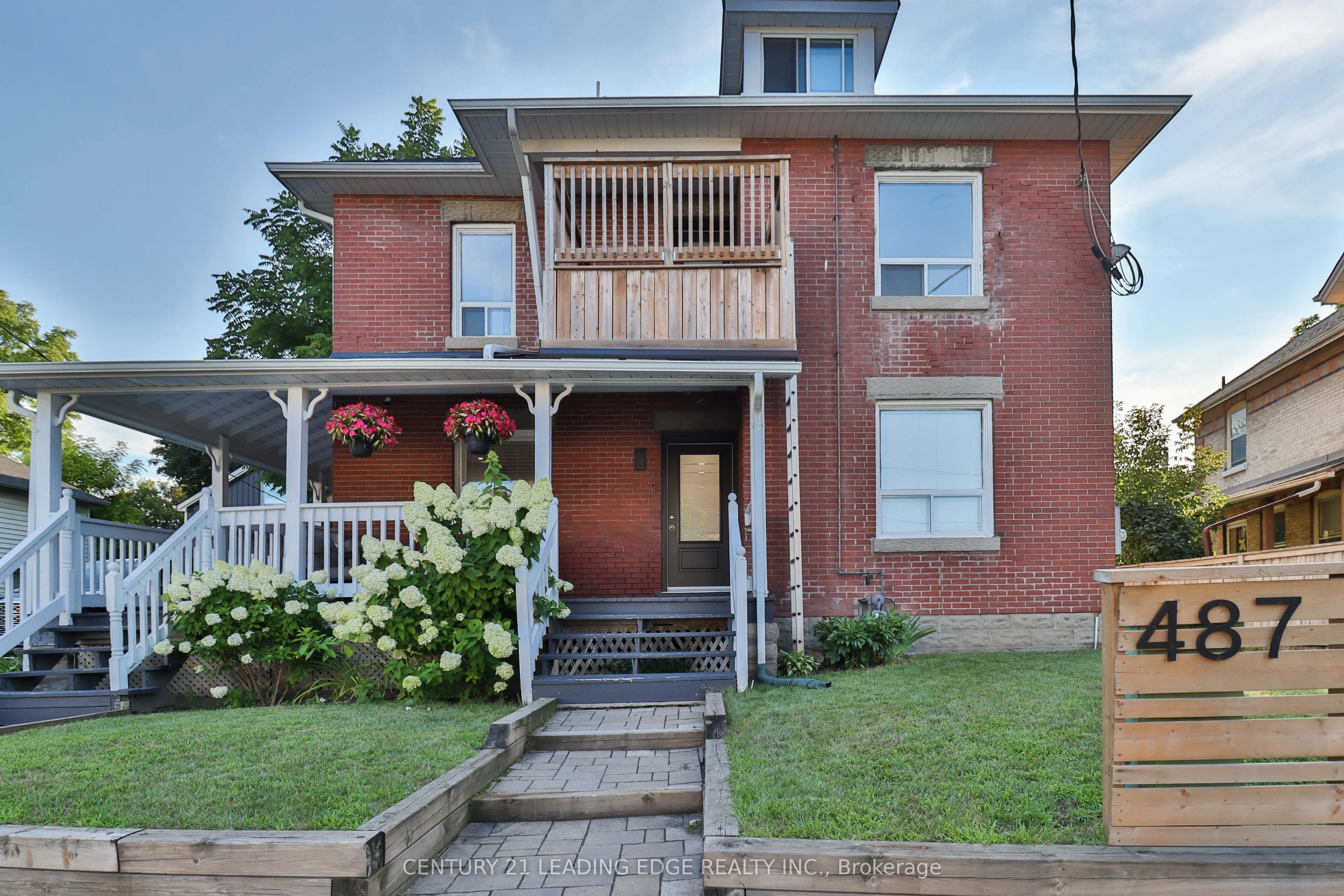 487 Eagle Street C, Newmarket, ON L3Y 1K7