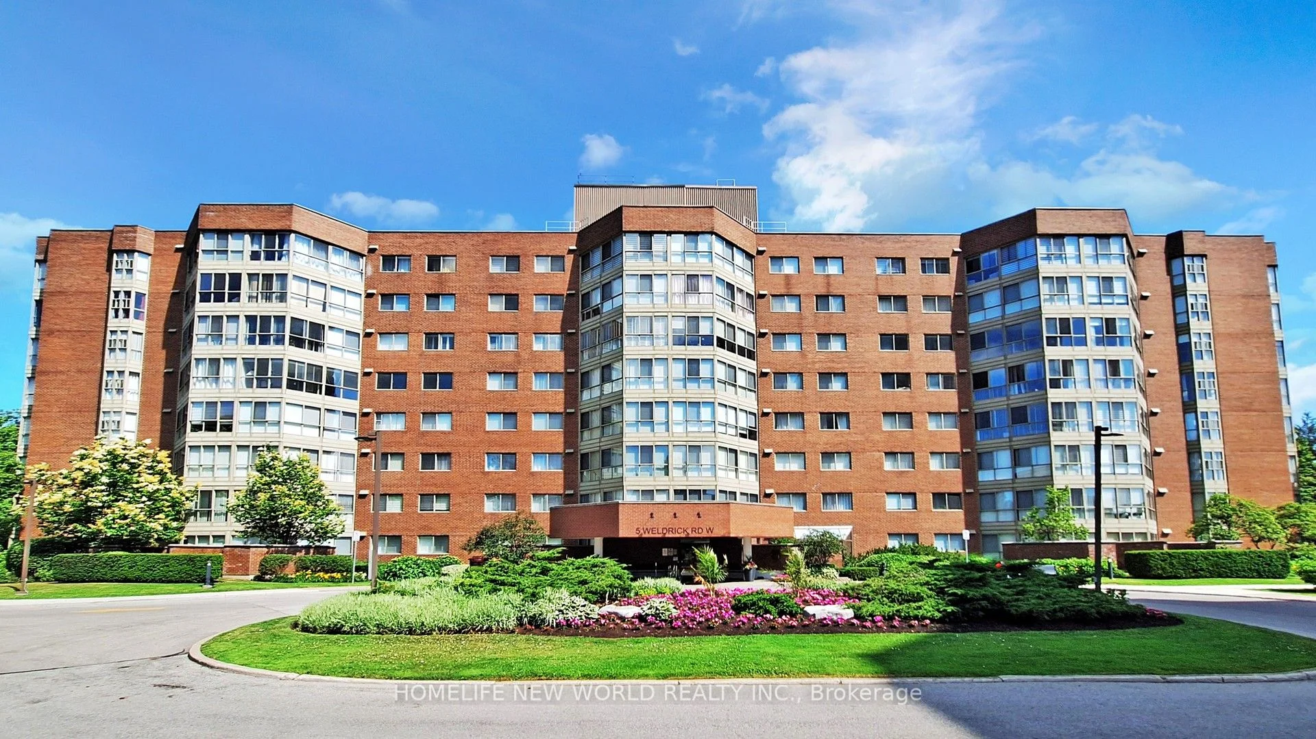 5 Weldrick Road W 604, Richmond Hill, ON L4C 8S9
