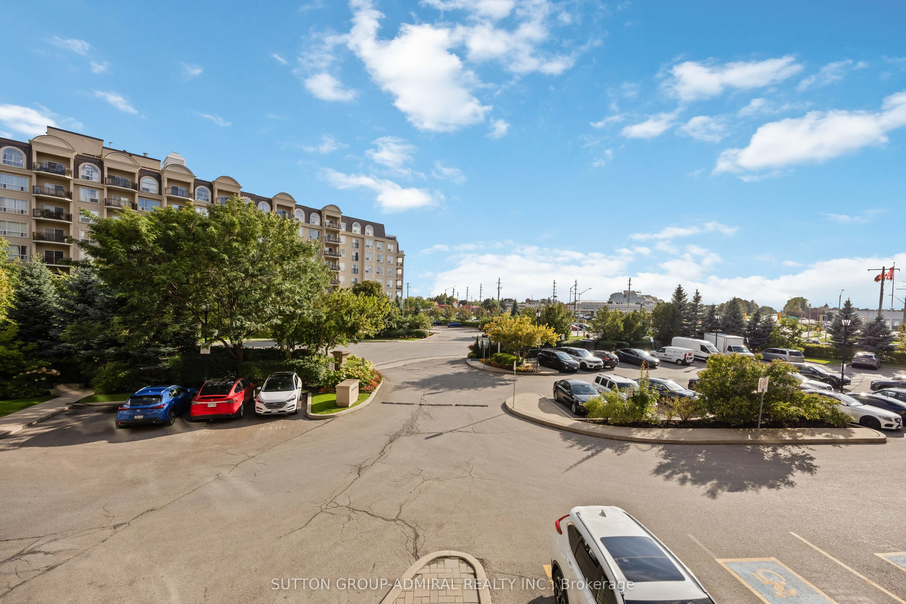 Condo Apartment in Vaughan