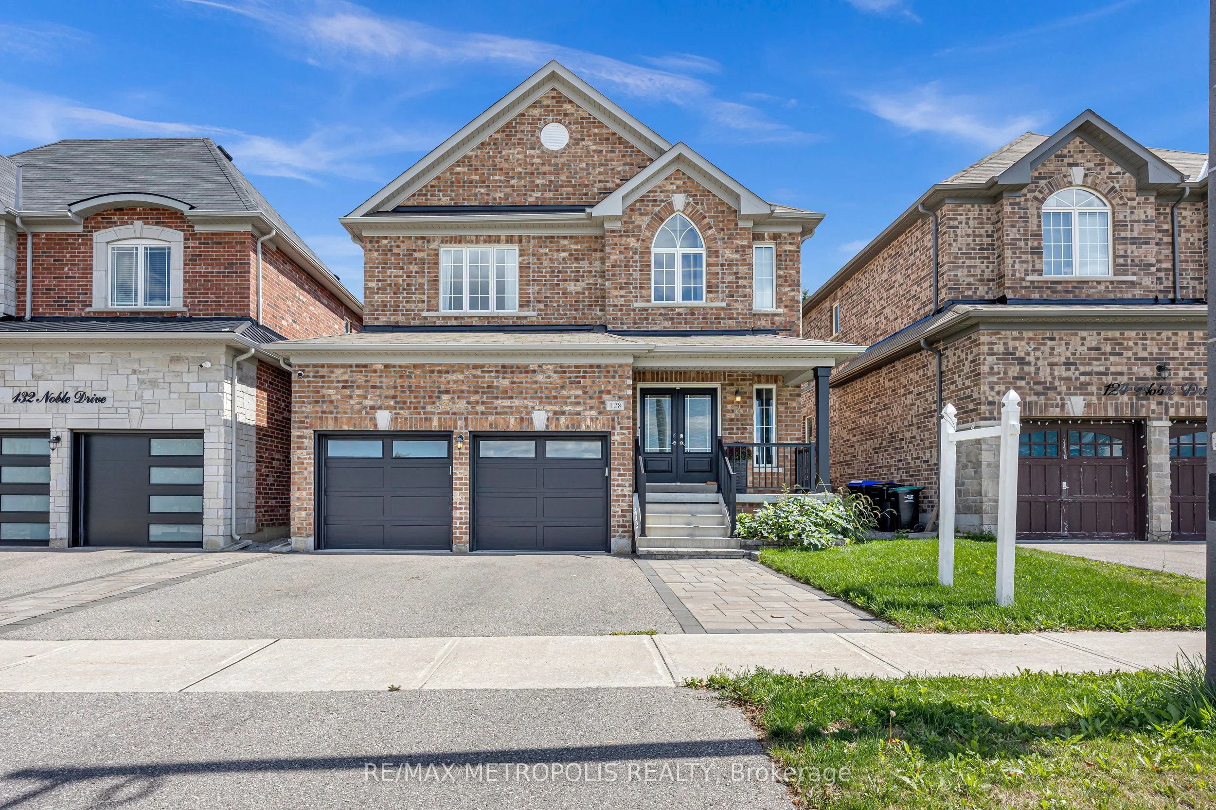 128 Noble Drive, Bradford West Gwillimbury, ON L3Z 0J5