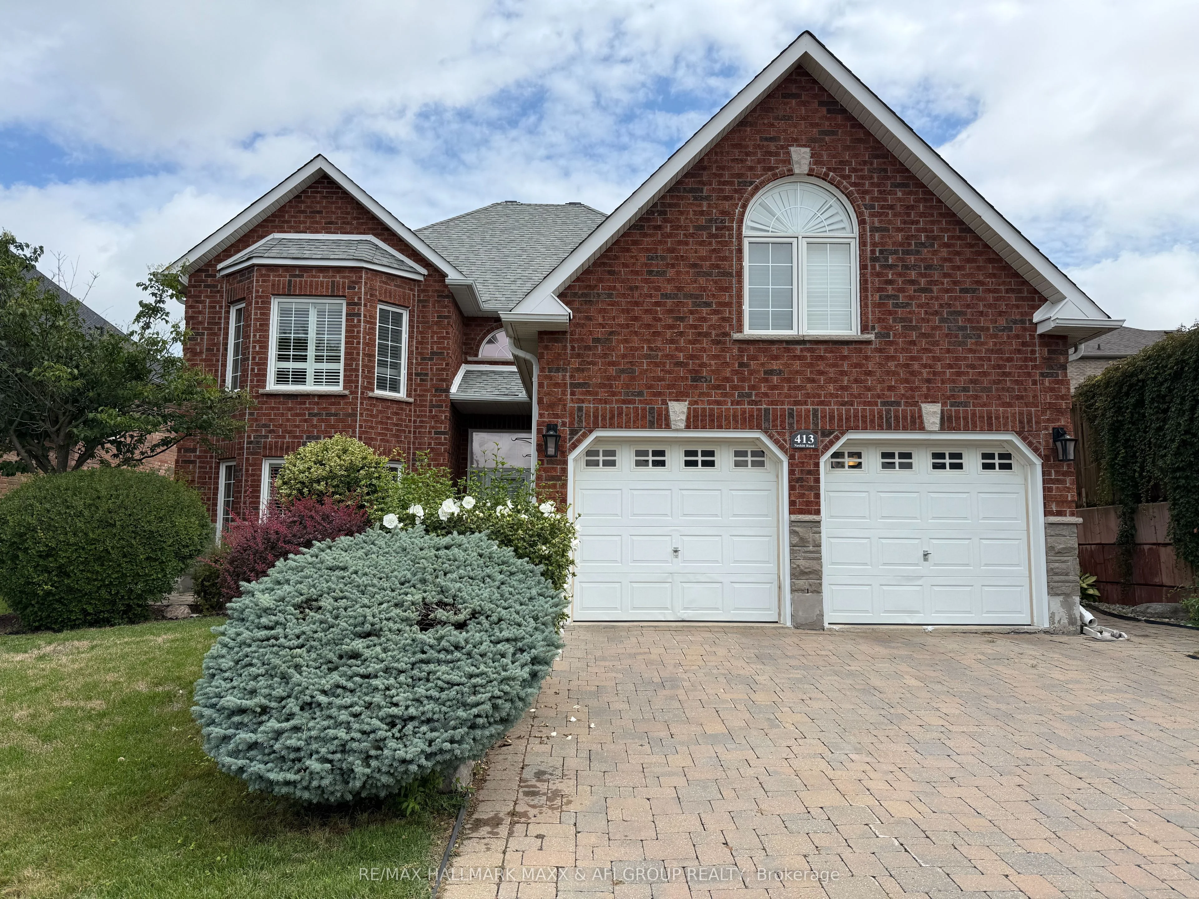 413 Nesbitt Road, Newmarket, ON L3Y 7E5