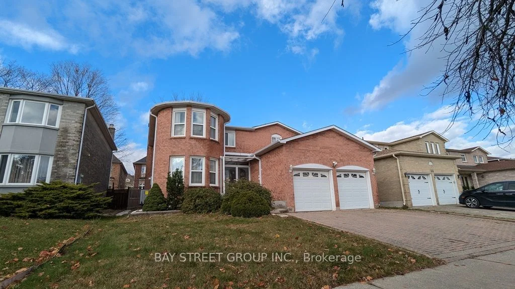 42 Pickett Crescent, Richmond Hill, ON L4C 9L3