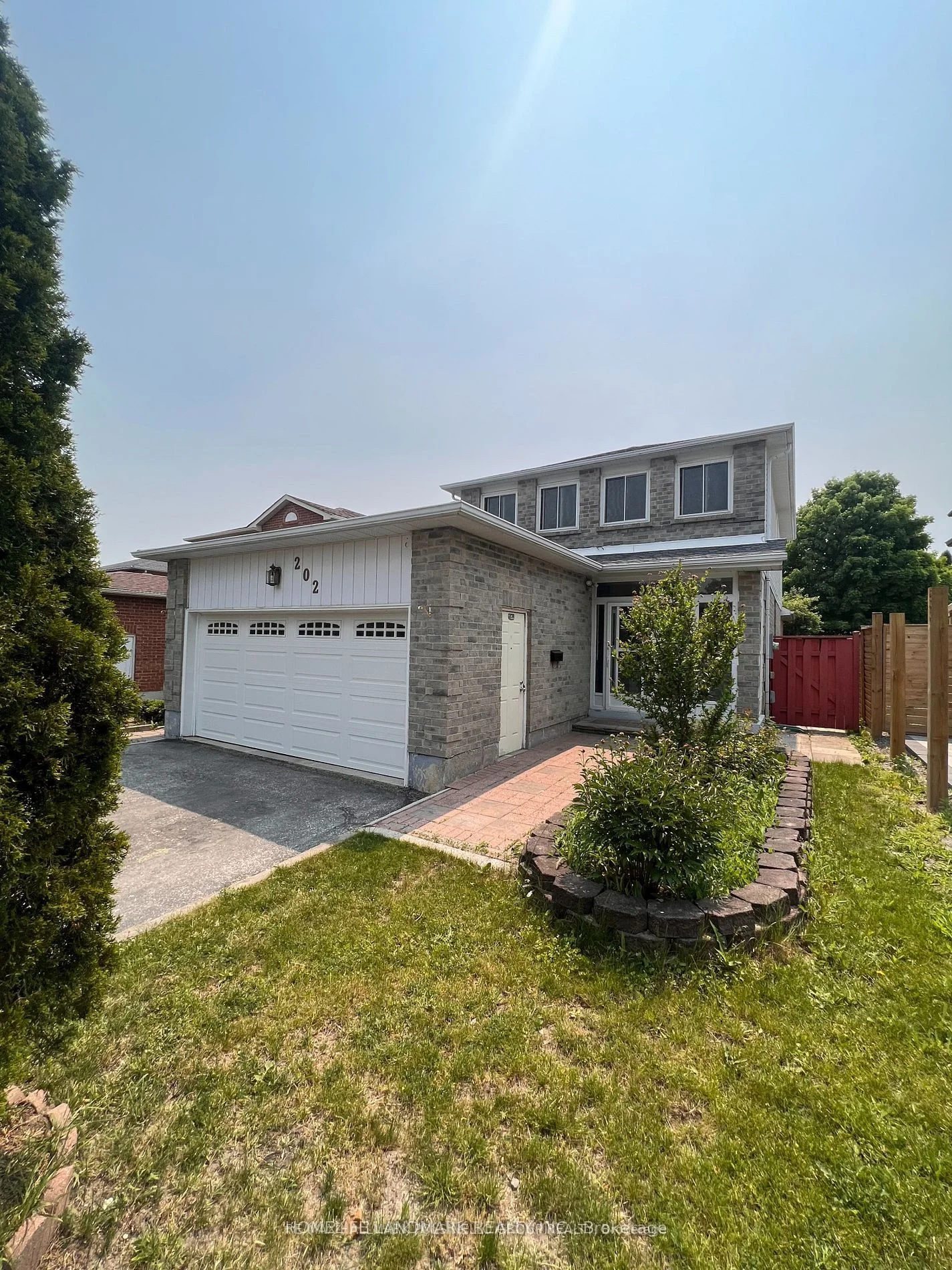 202 Billings Crescent, Newmarket, ON L3Y 7Y3