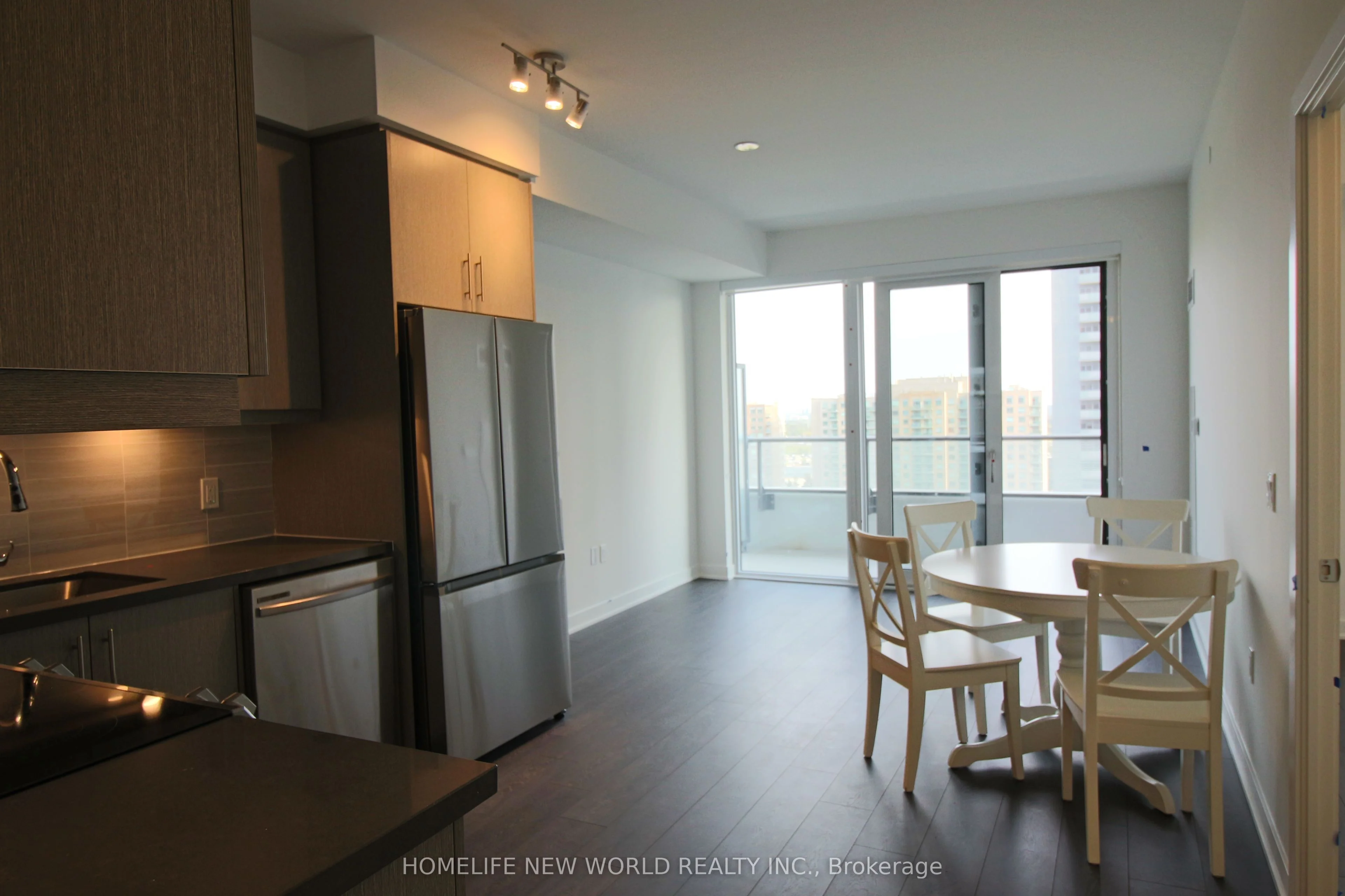105 Oneida Crescent 1209, Richmond Hill, ON L4B 0H6
