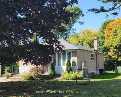 Detached in Aurora