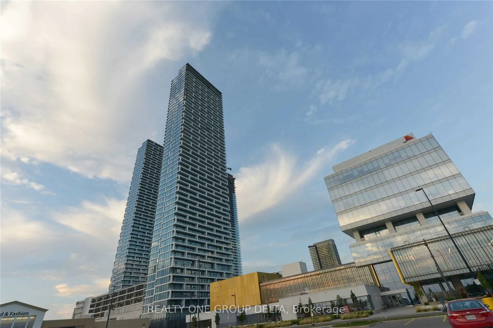 898 Portage, Master Bedrm Parkway 4002, Vaughan, ON L4K 3Y8