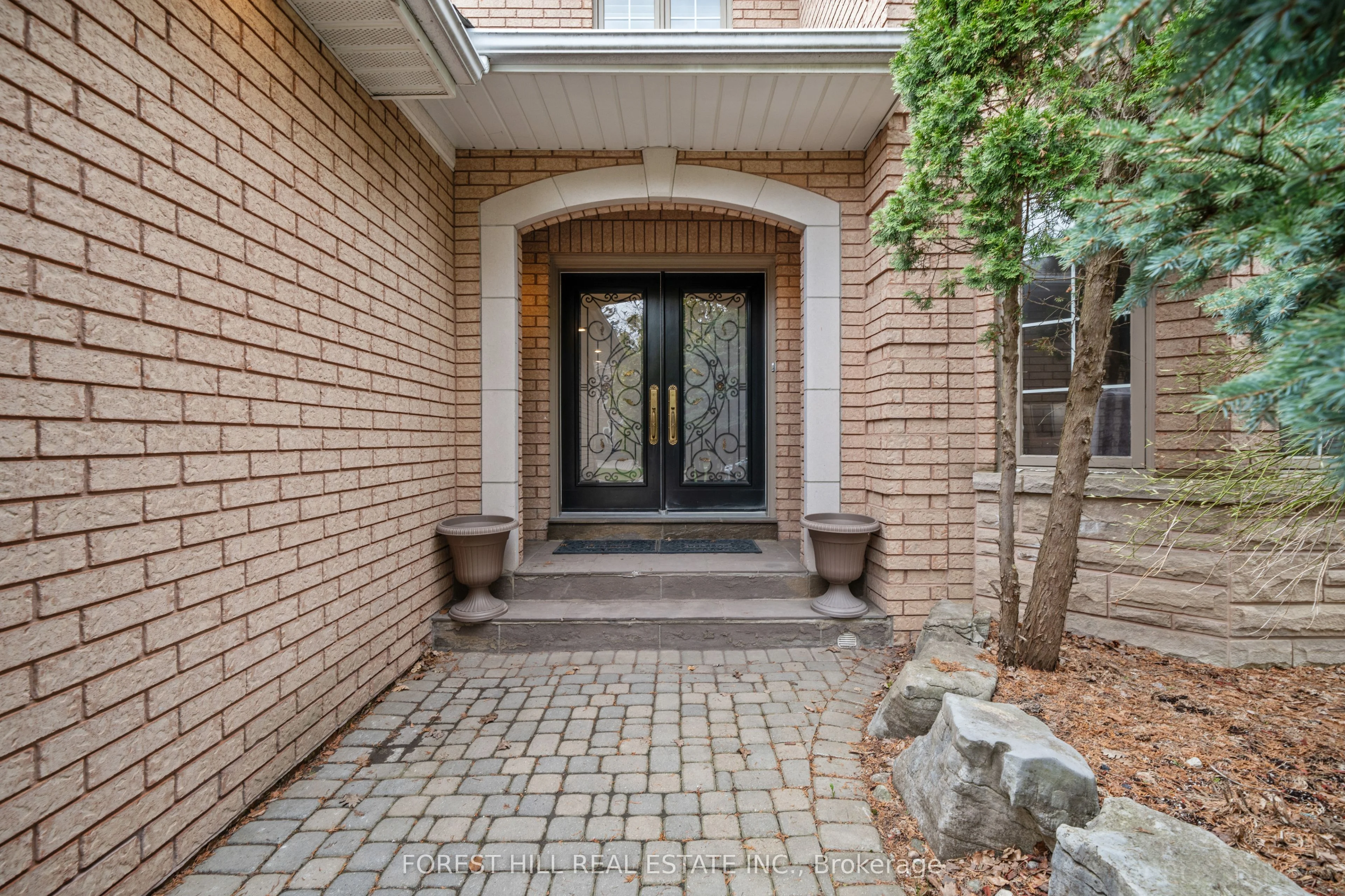 55 Direzze Court, Richmond Hill, On L4c 0c6