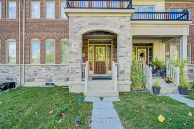 Att/Row/Townhouse in East Gwillimbury