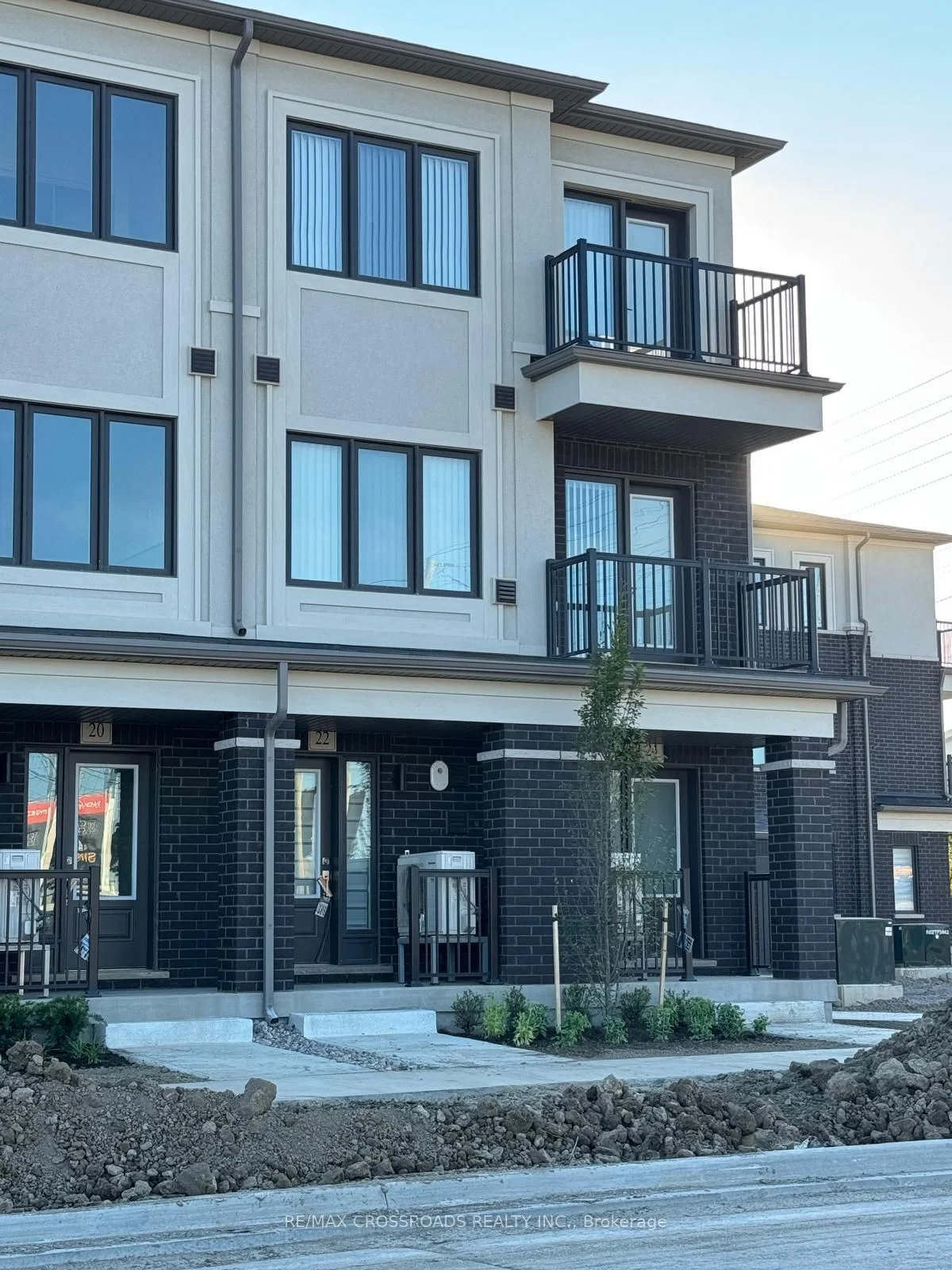 22 Matawin Lane, Richmond Hill, ON L4B 0H8