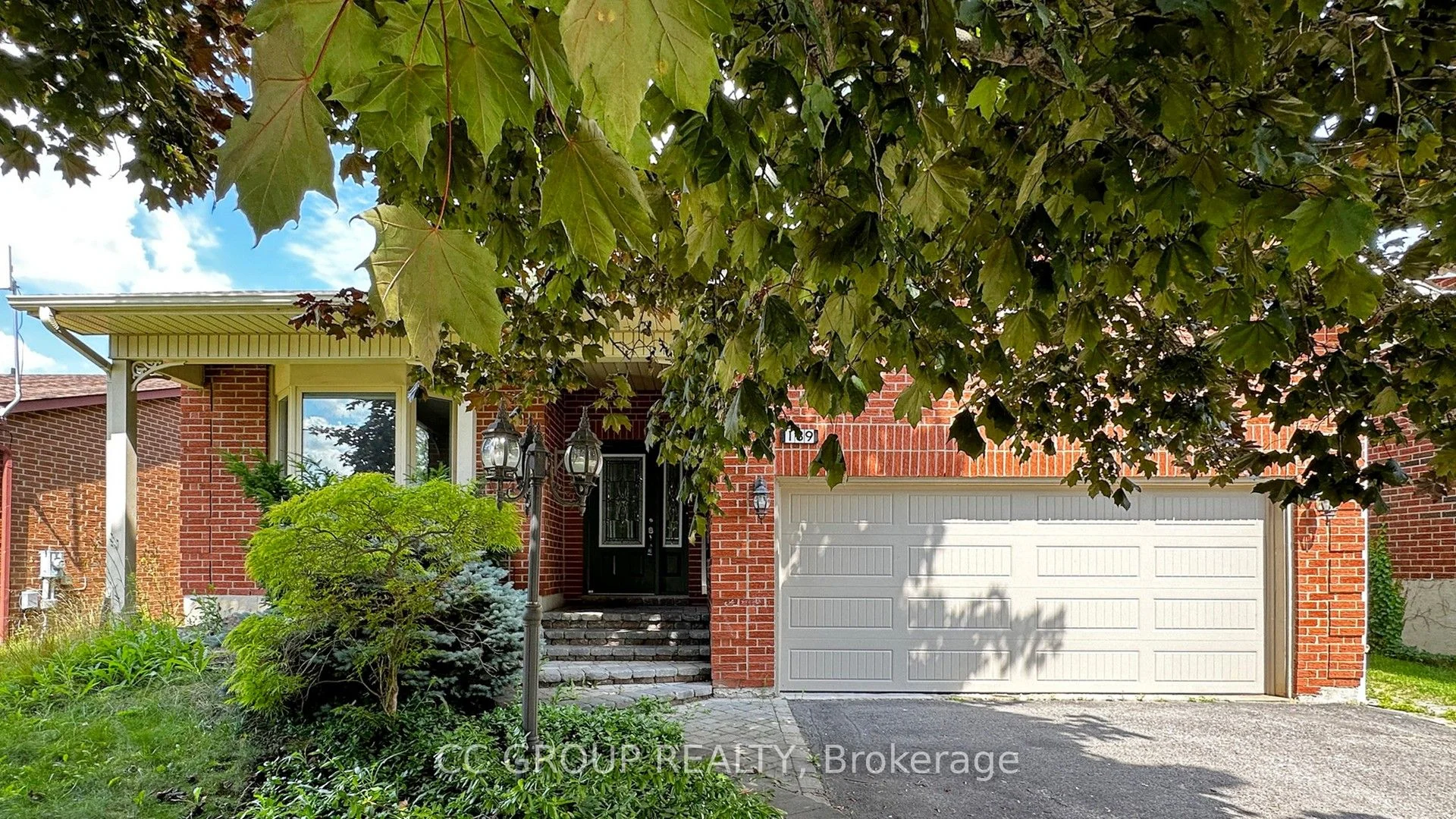 189 Harrison Drive, Newmarket, On L3y 6h8