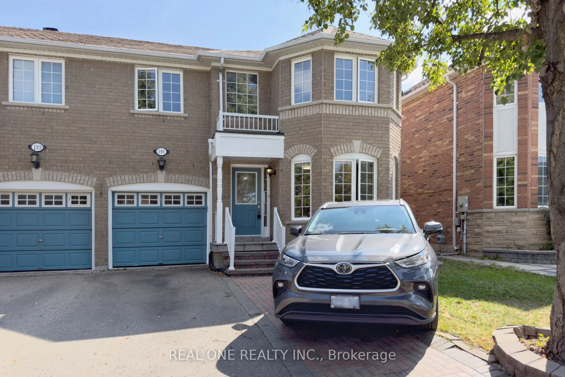 191 Flagstone Way, Newmarket, ON L3X 2Z7