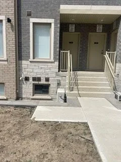 151 Honeycrisp Crescent TH173, Vaughan, ON L4K 5Z8