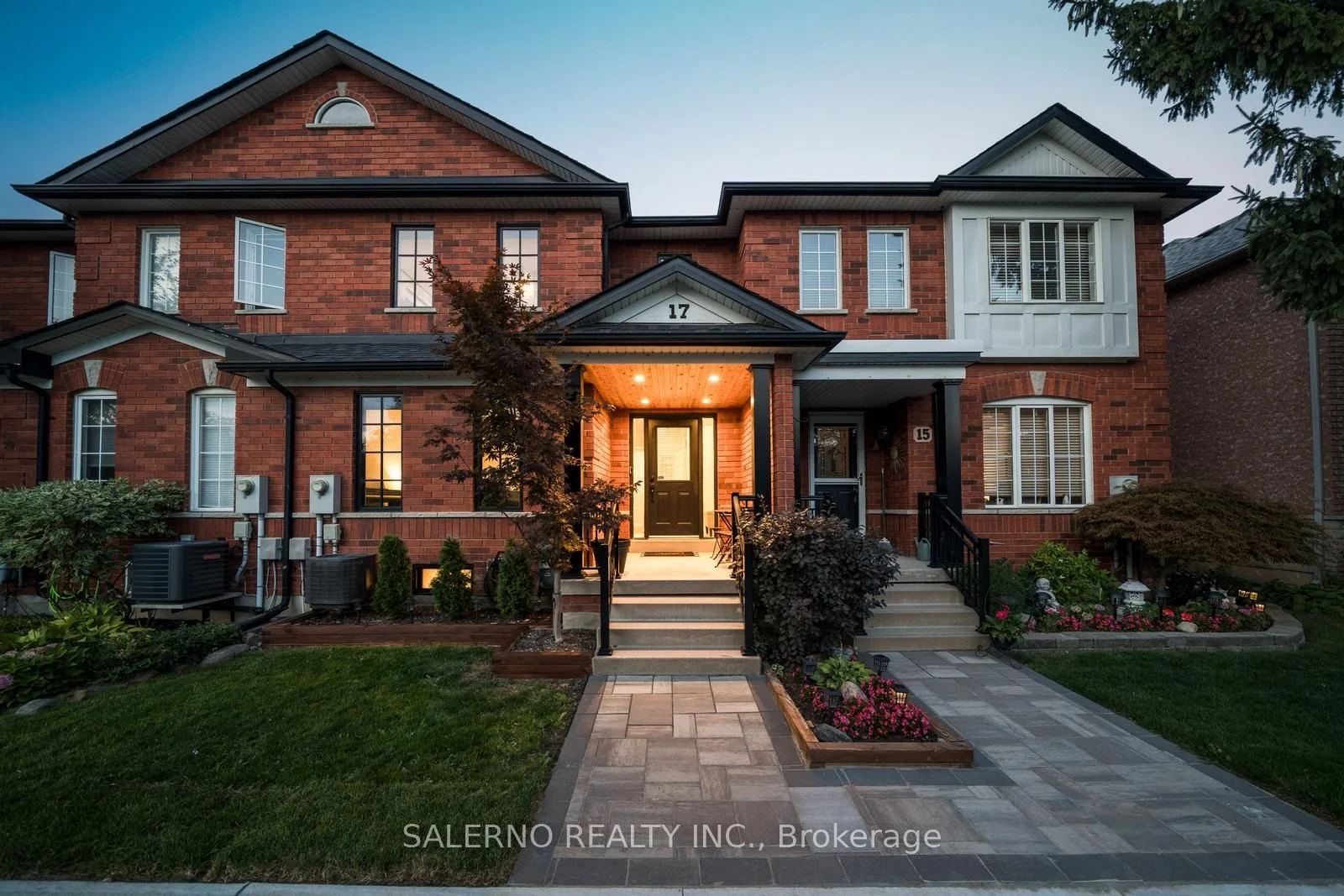 Att/Row/Townhouse in Vaughan